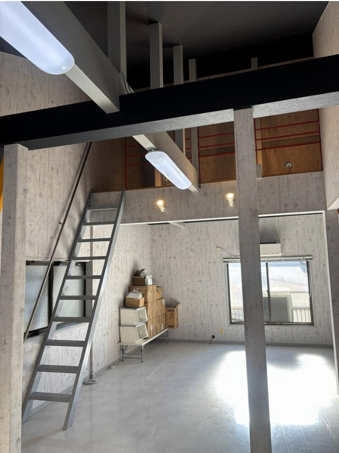 枚方市養父元町1-36 牧野貸倉庫