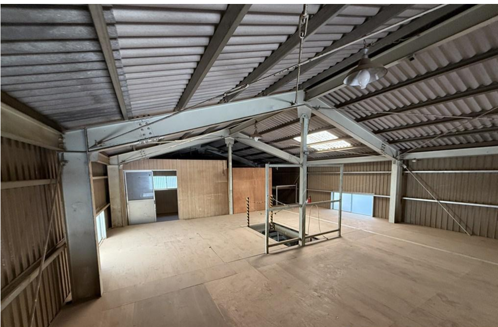 富田林市若松町東2-5-20 若松町東２丁目倉庫・事務所