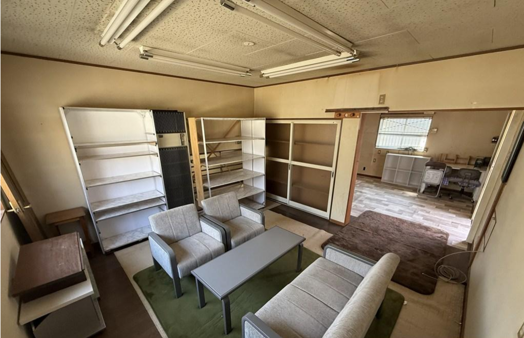 富田林市若松町東2-5-20 若松町東２丁目倉庫・事務所