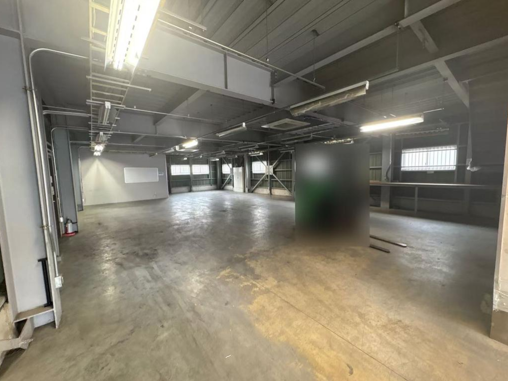 大阪市西成区津守1-8-8 津守貸倉庫