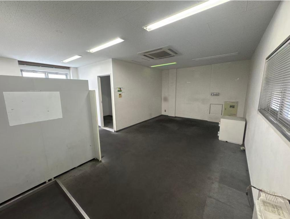 大阪市西成区津守1-8-8 津守貸倉庫