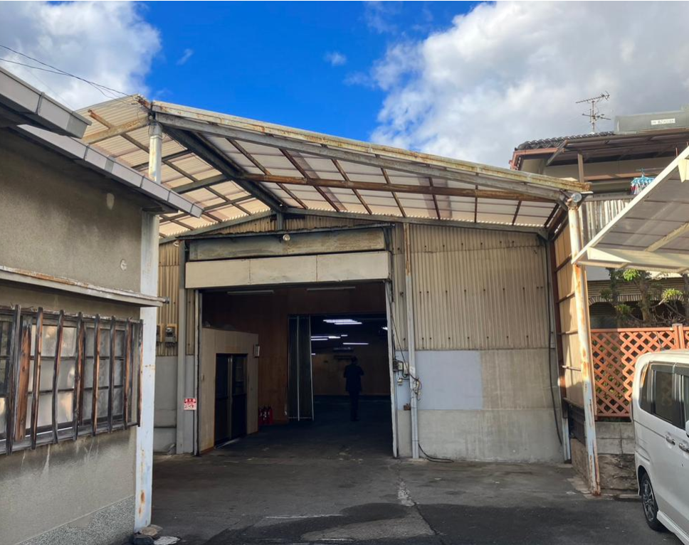 八尾市南本町3-2-24 近鉄八尾貸倉庫