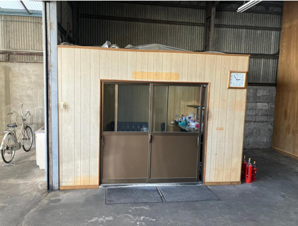 八尾市南本町3-2-24 近鉄八尾貸倉庫