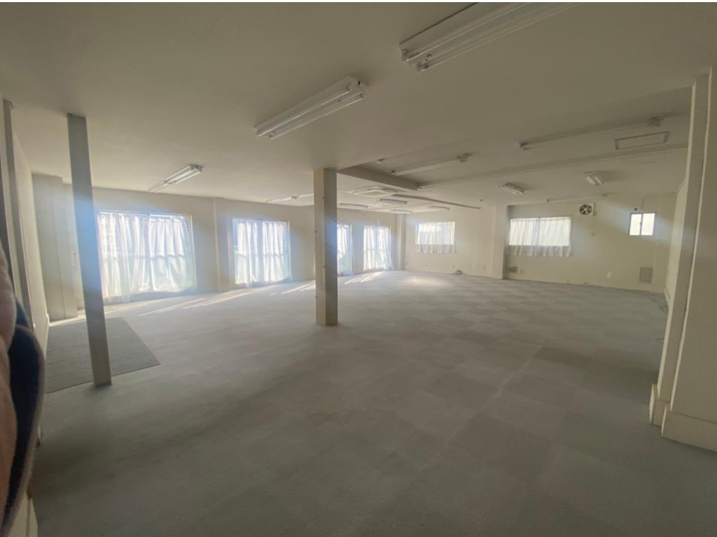 大阪市港区築港3-10-1 築港４階建て倉庫兼事務所