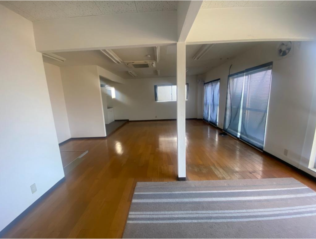 大阪市港区築港3-10-1 築港４階建て倉庫兼事務所