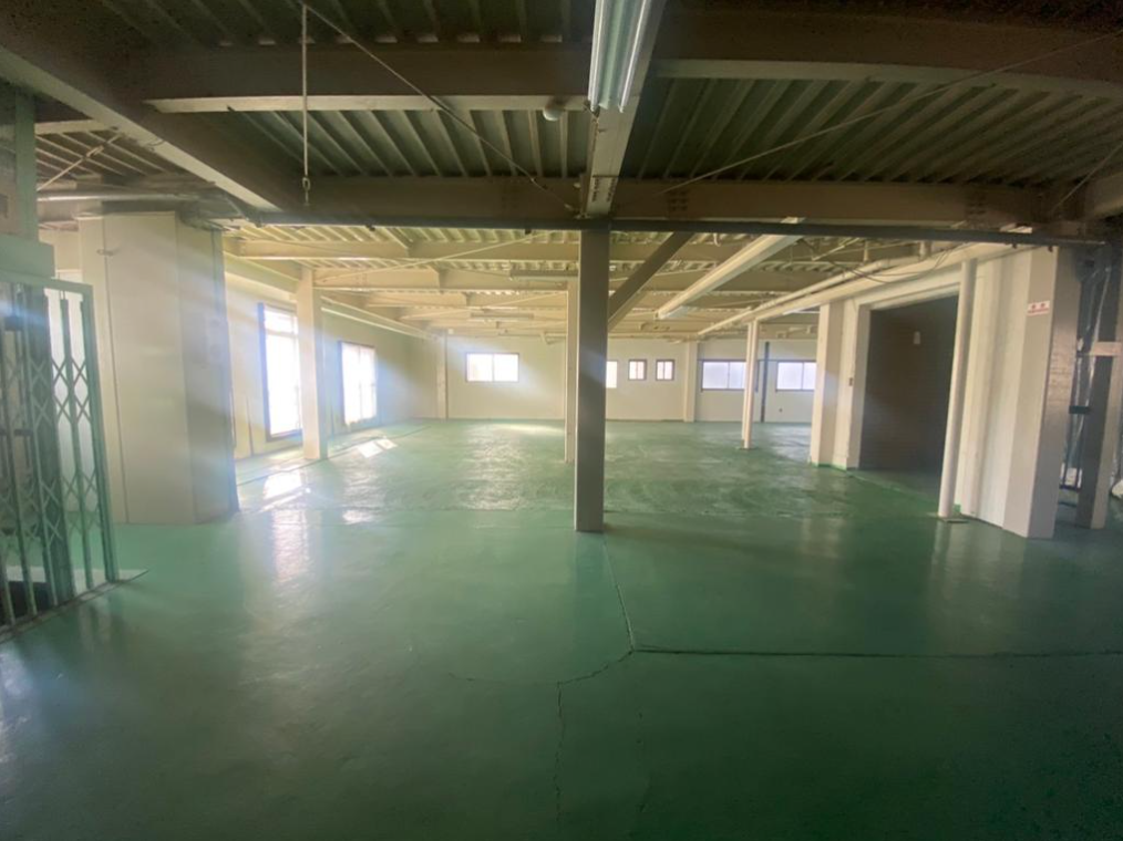 大阪市港区築港3-10-1 築港４階建て倉庫兼事務所