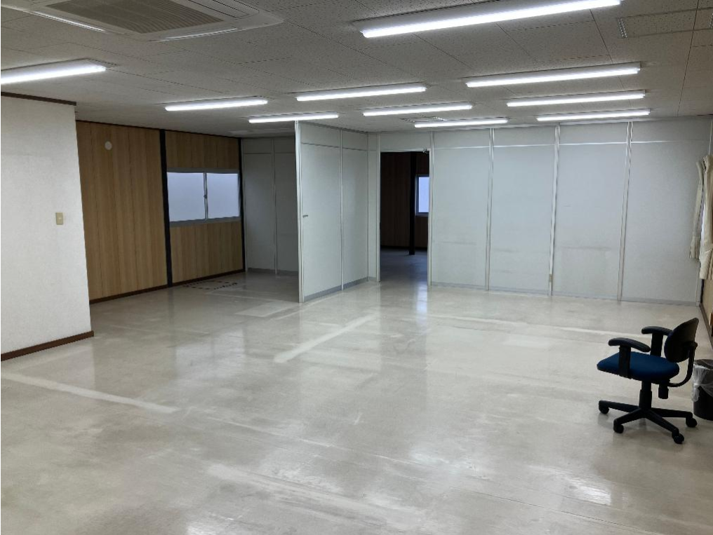 大阪市旭区赤川4-2-1 城北公園通貸倉庫