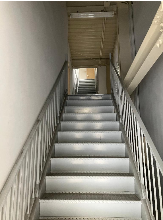 大阪市旭区赤川4-2-1 城北公園通貸倉庫