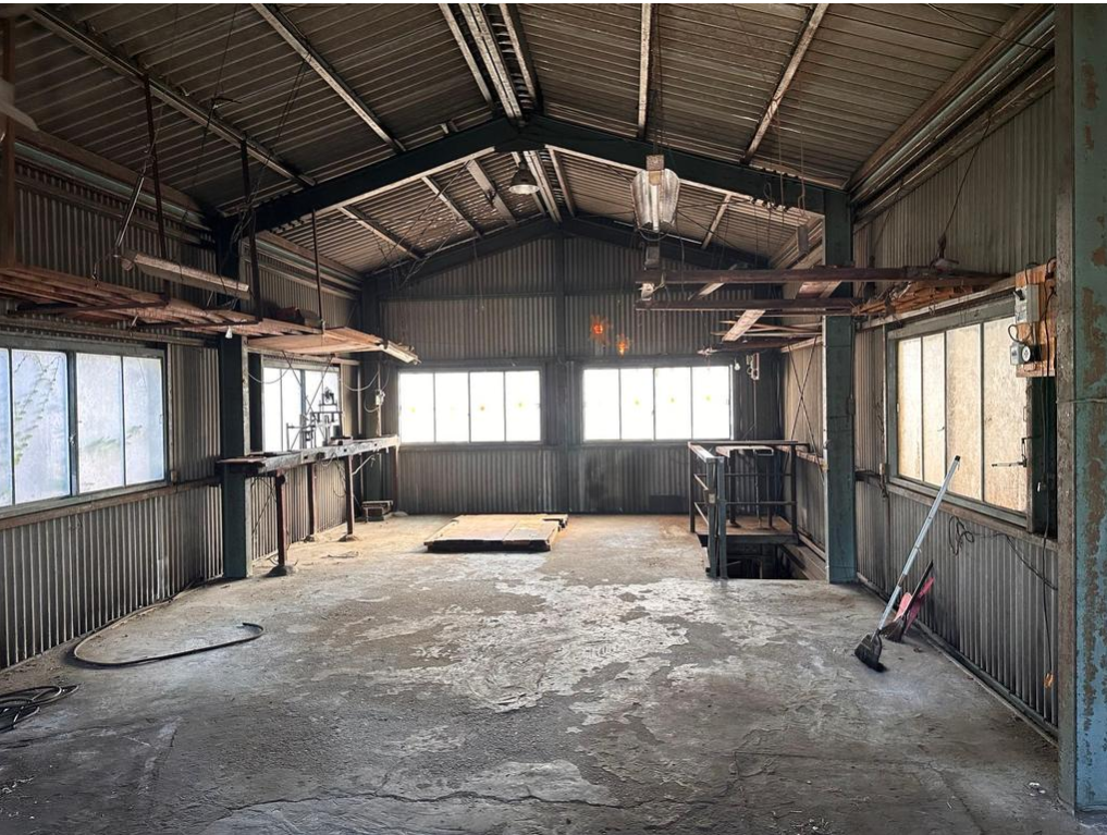 八尾市高美町6-8-28 八尾売倉庫