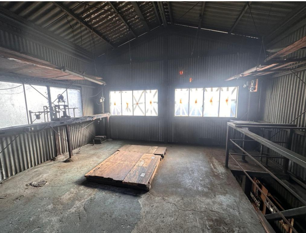 八尾市高美町6-8-28 八尾売倉庫