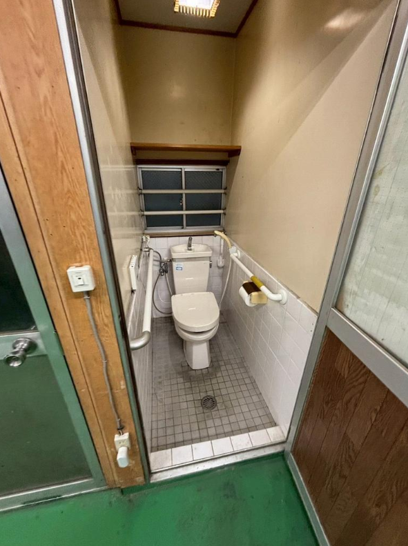 枚方市長尾家具町２丁目 長尾貸倉庫