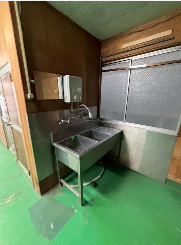 枚方市長尾家具町２丁目 長尾貸倉庫