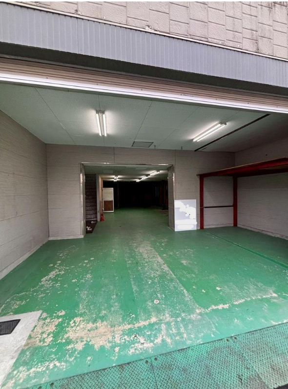 枚方市長尾家具町２丁目 長尾貸倉庫