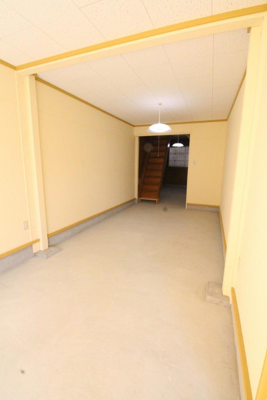 大阪市城東区東中浜1-10-20 鴫野貸倉庫