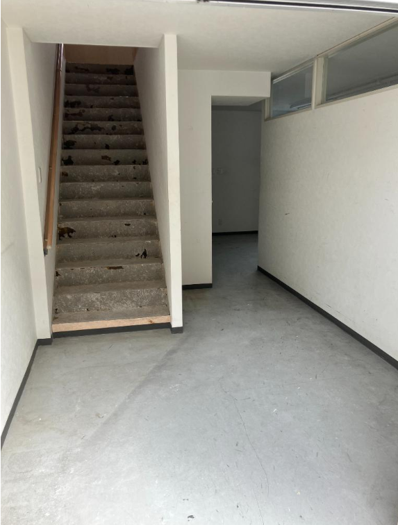 豊中市利倉西2-16-5 豊田貸倉庫付事務所