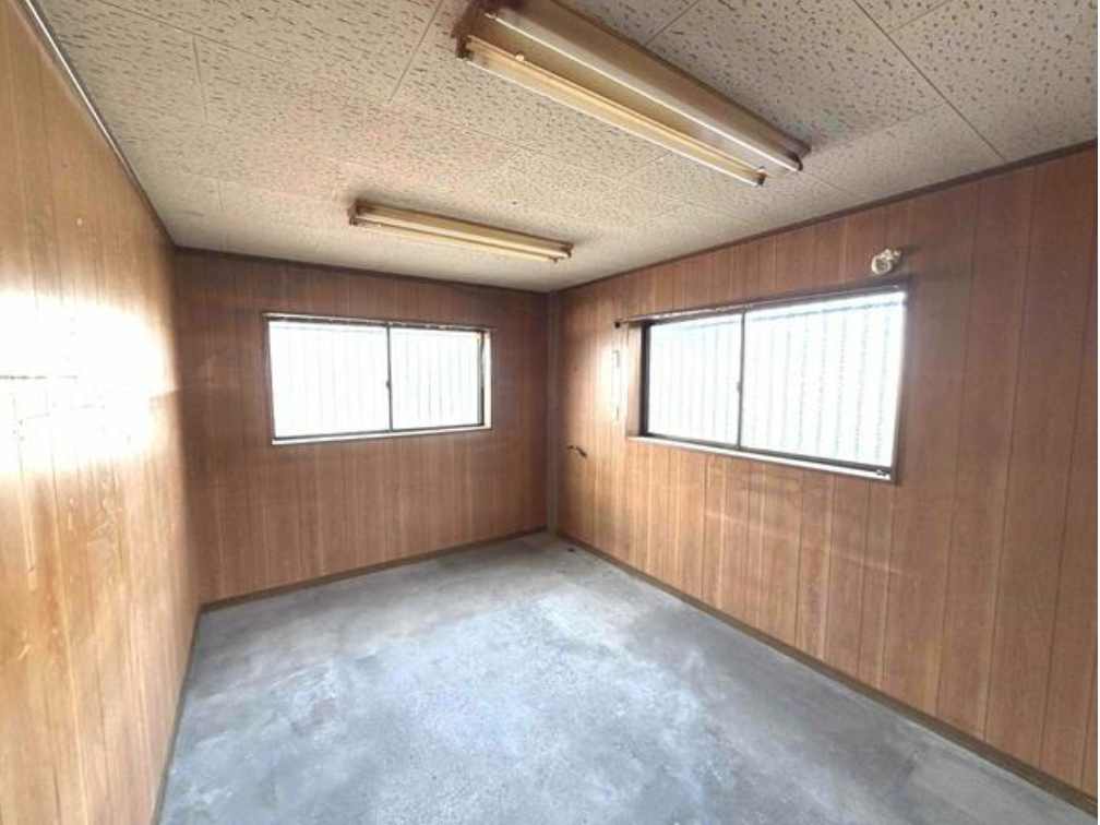 藤井寺市西大井1-345-4 西大井貸倉庫