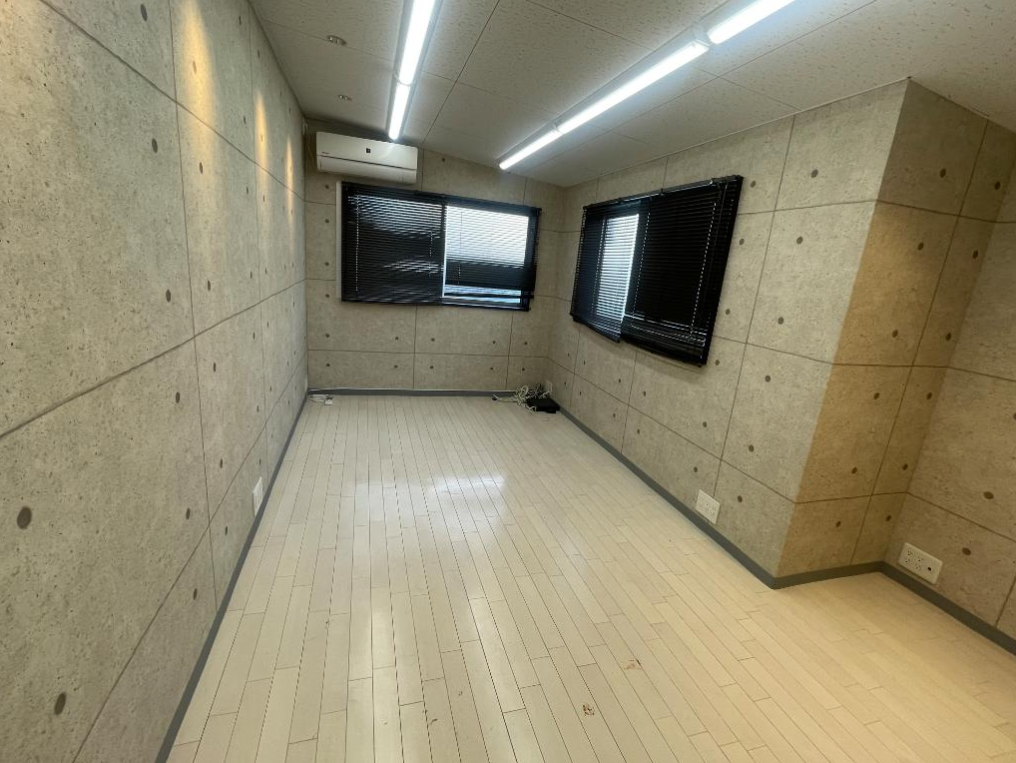 東大阪市新上小阪23-15 東大阪市新上小阪貸倉庫