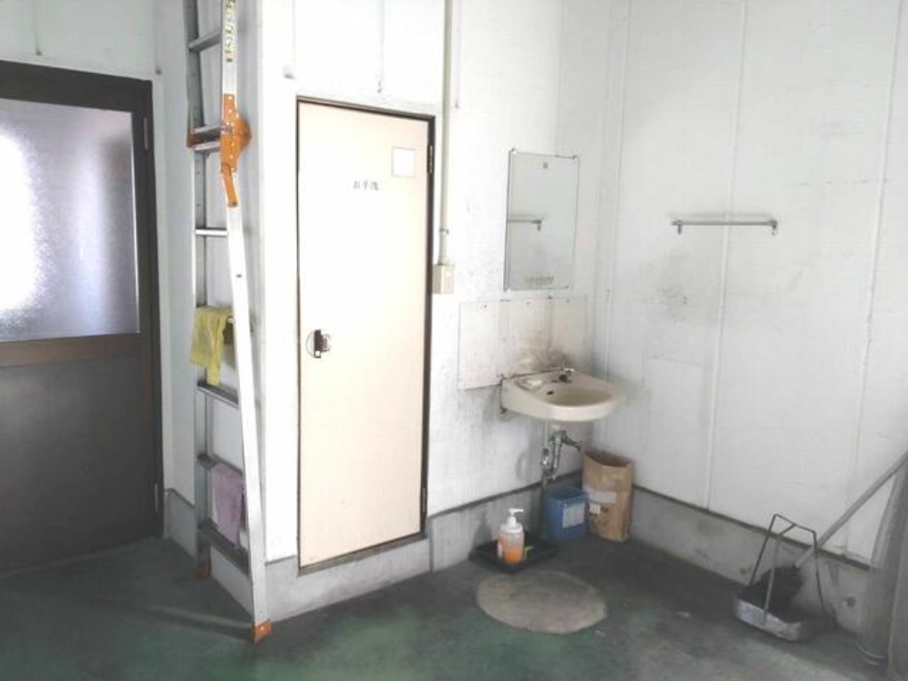 八尾市老原6-65-2 老原貸倉庫