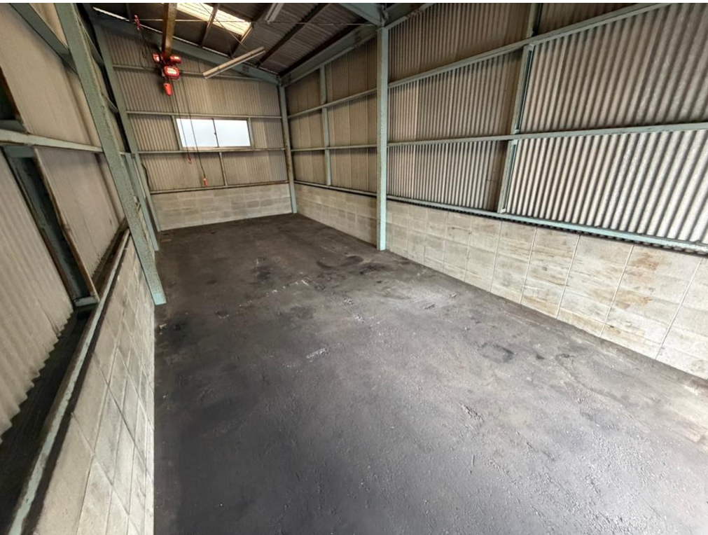 八尾市竹渕西1-122-6 加美貸倉庫