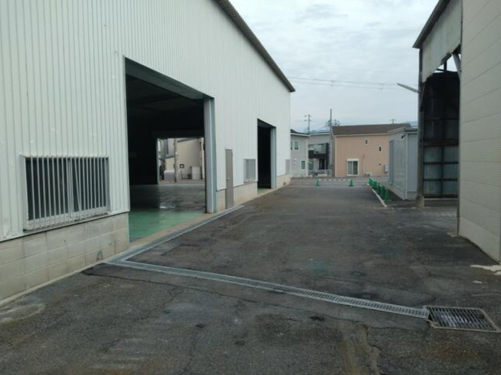 和泉市内田町2-15-3 内田町田中倉庫