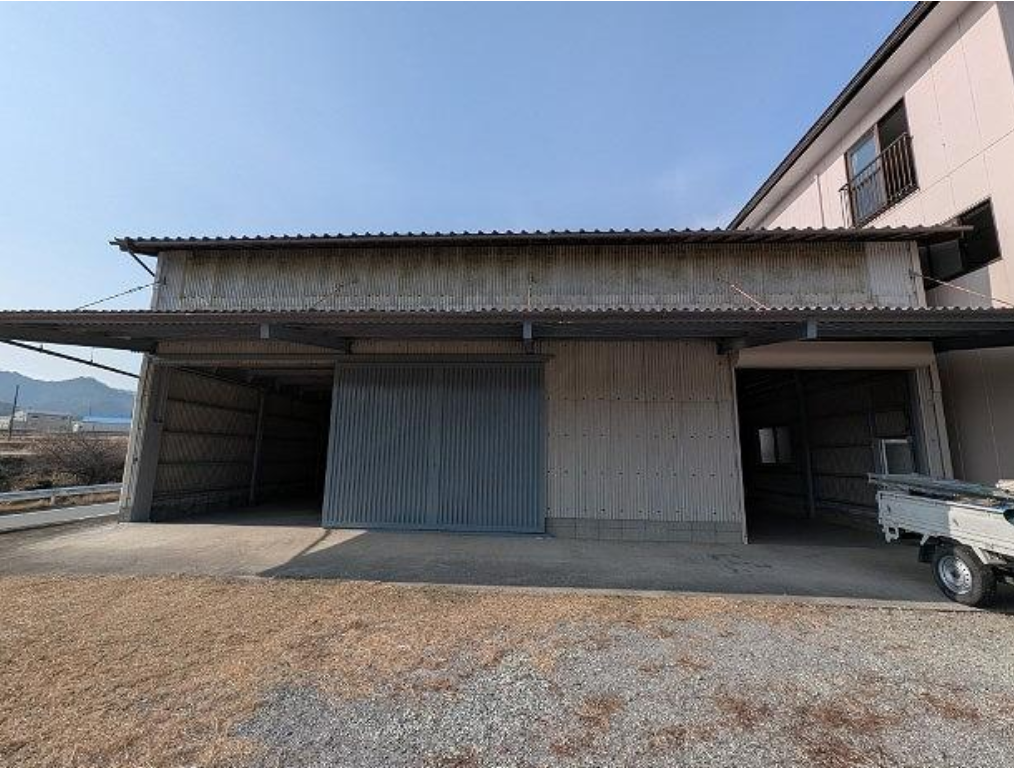 西脇市明楽寺町770-1 西脇市明楽寺町住居付倉庫