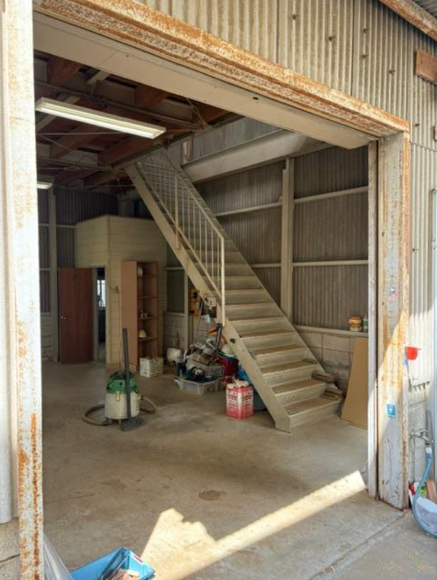 宝塚市高司5-2-22 仁川貸倉庫