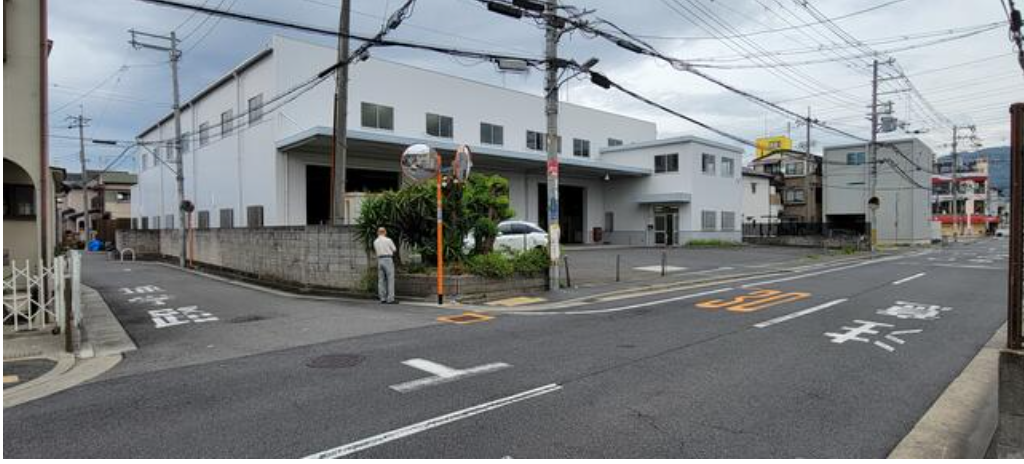八尾市高美町4-13-45 高美町貸倉庫