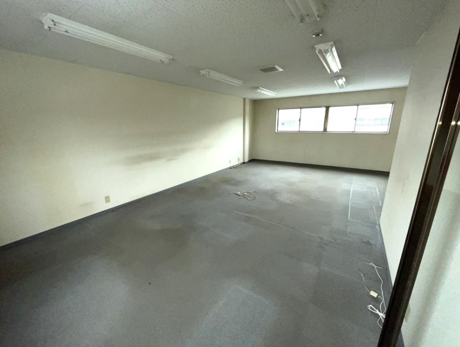 堺市東区草尾 貸倉庫 24坪 松本倉庫付事務所