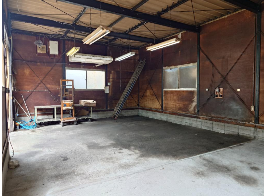 堺市堺区遠里小野町３丁4-18 石田鉄工倉庫