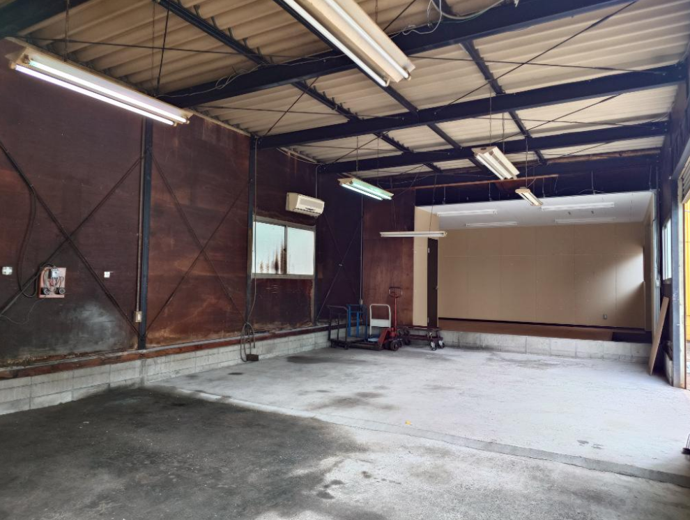 堺市堺区遠里小野町３丁4-18 石田鉄工倉庫