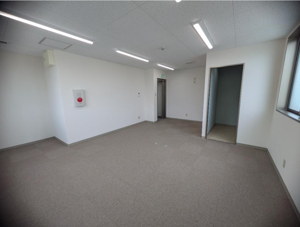 堺市南区深阪南 貸倉庫 10坪 山大倉庫付事務所