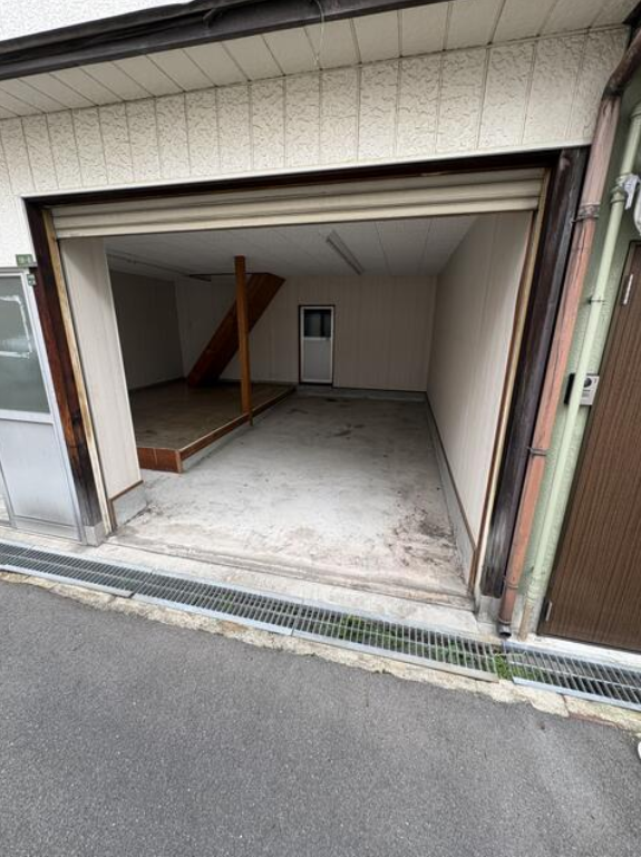 大阪市生野区生野西 売倉庫 15坪