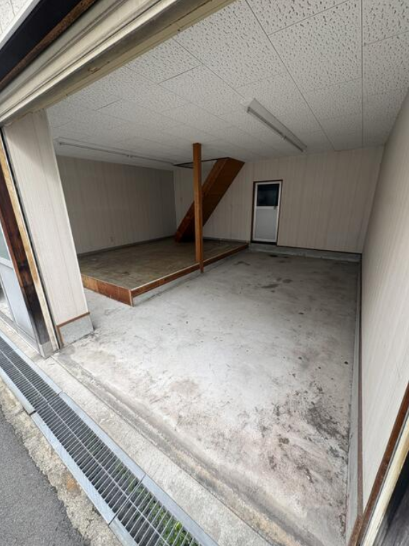 大阪市生野区生野西 売倉庫 15坪