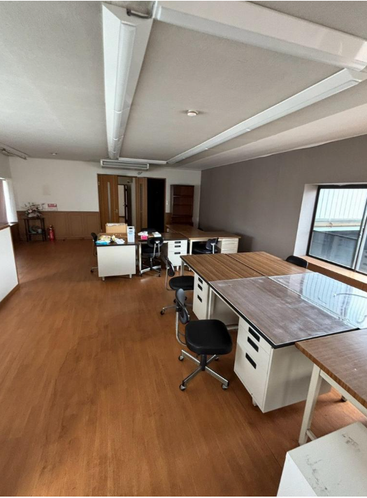 枚方市長尾家具町 貸倉庫 275坪